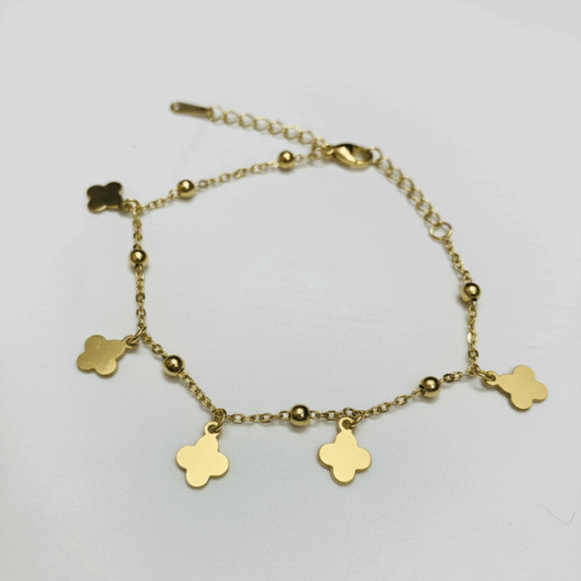 Golden Clover Charm Bracelet | Delicate Lucky Jewelry