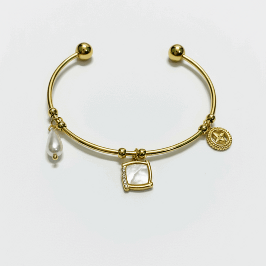 Pearl & Emblem Charm Gold Bracelet 🌸