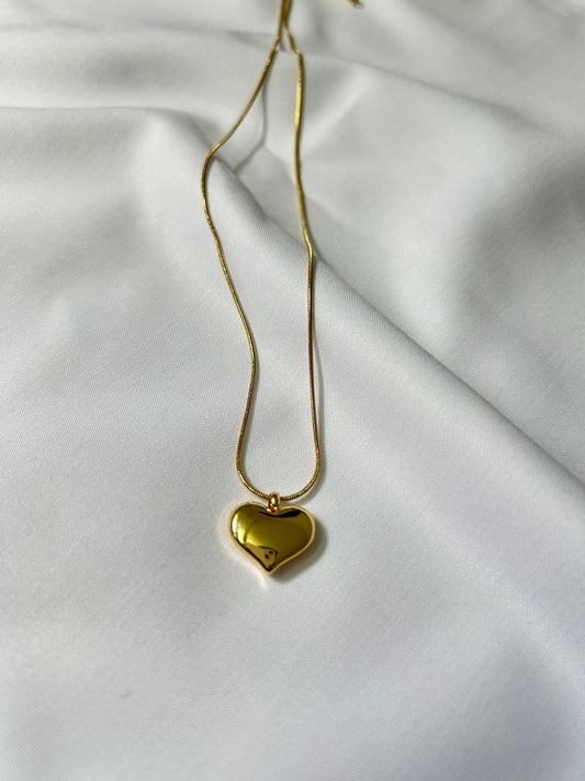 Golden Classic Heart Pendant Necklace - 18K Gold Plated