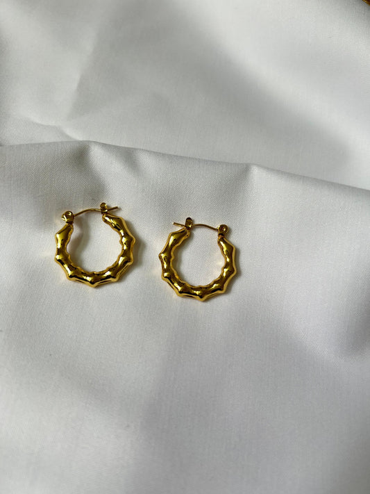 Bold Bamboo Twist Hoops – 18K Gold Plated